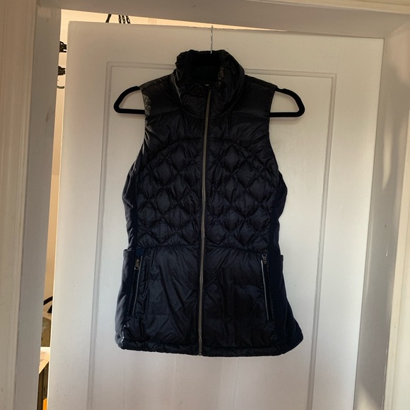 Lululemon Down Running Vest 6 - Picture 13 of 15